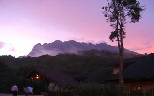 夕方のキナバル山