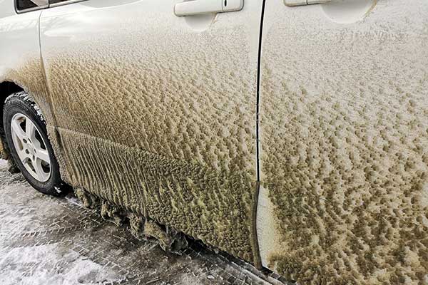 旭川　雪解けで車が汚くなる