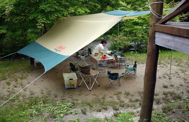 つぐ高原グリーンパーク　雨天時のヘキサタープ