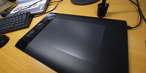 ワコムのペンタブレットIntuos4　ミディアム