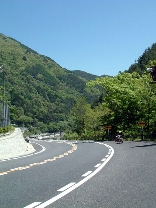 上高地への長い長い上り道