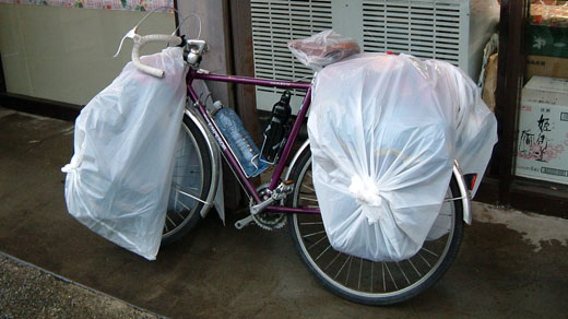 自転車の雨カバーはゴミ袋で代用