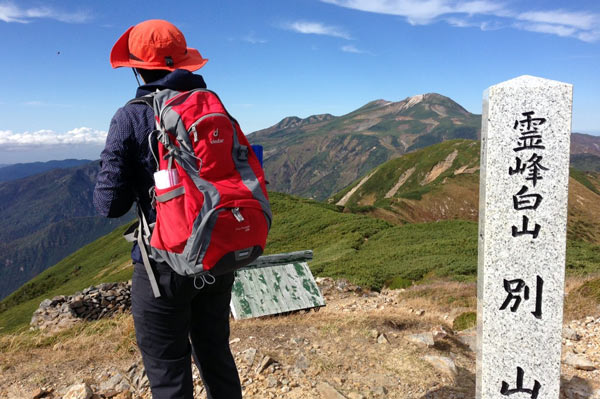 加賀別山より白山を望む