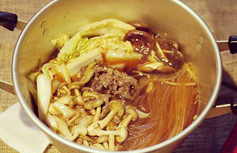 登山の料理　すき焼き