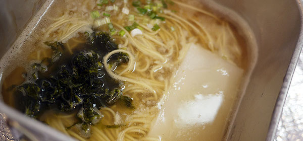 登山料理　トッピングで美味しく作るマルタイの棒ラーメン