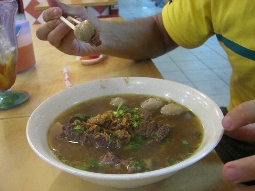 センターポイントフードコートで、麺