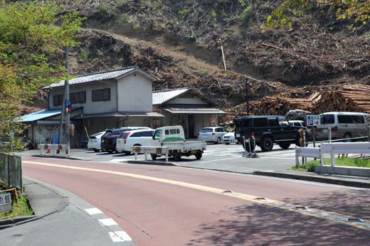 御岳1丁目の無料駐車場