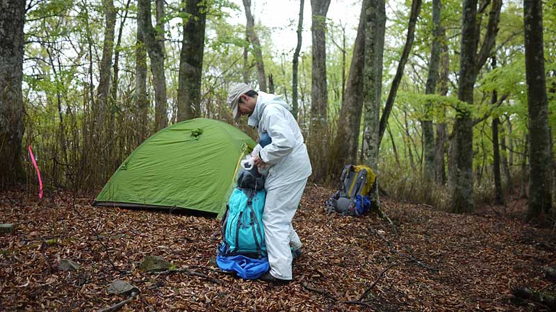 奥後山の山頂でビバーク