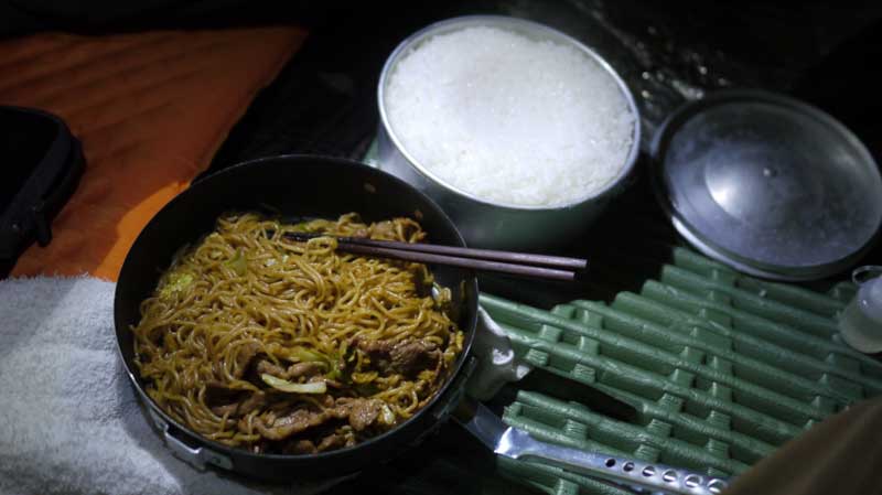 夜飯　焼きそばとご飯