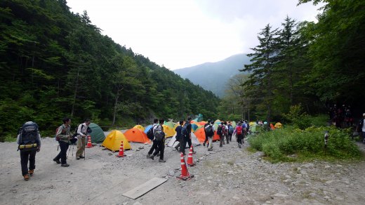 北沢駒仙小屋のテント場