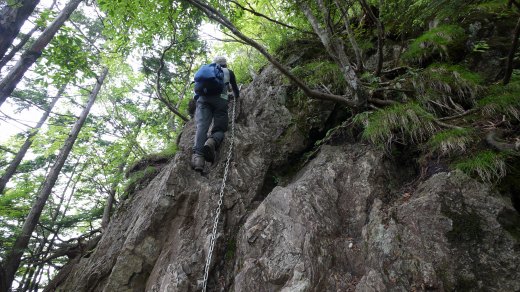 八丁尾根の様子９鎖場