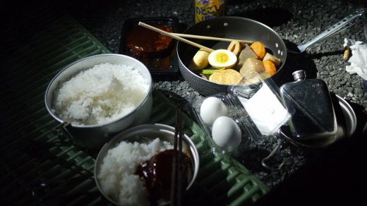 両神神社の駐車場で食べた夜ご飯