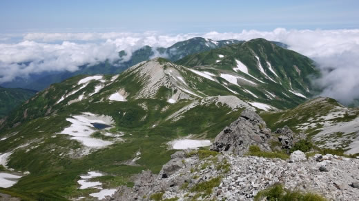 鉢ヶ岳と雪倉岳