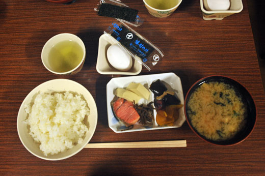 三伏峠小屋の朝食