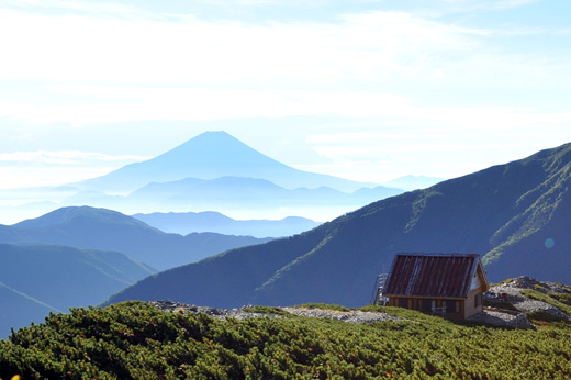 小河内岳避難小屋