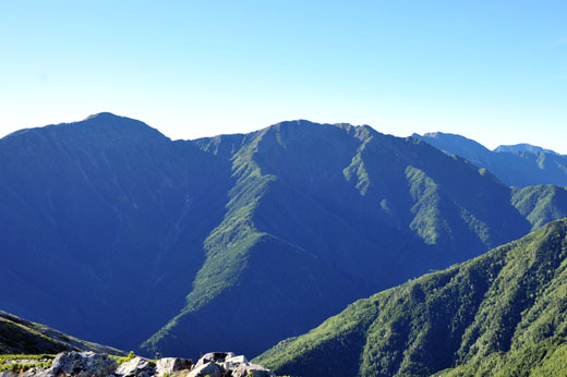 小河内岳から望む荒川岳、赤石岳、聖岳