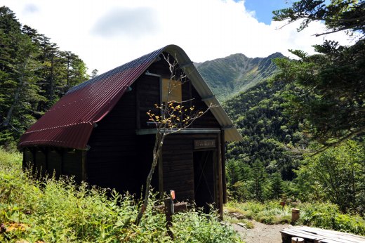 高山裏避難小屋