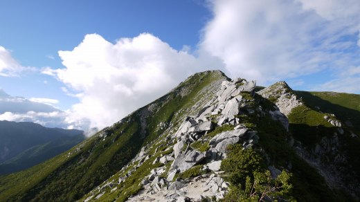 常念岳の山頂