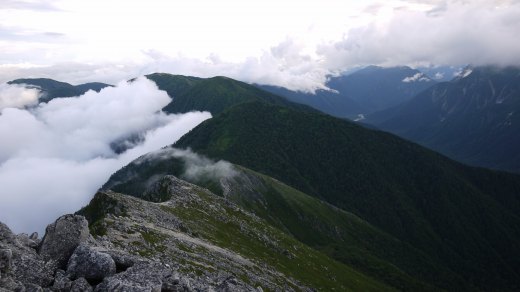 蝶ヶ岳、常念岳の縦走路