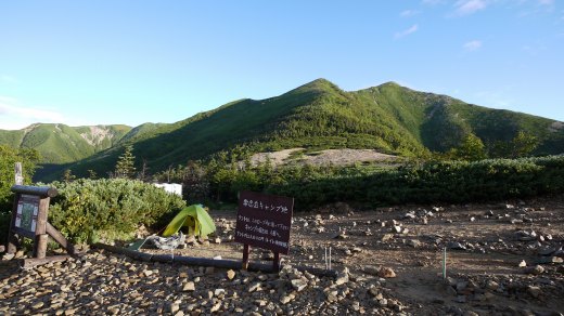 常念小屋のテント場