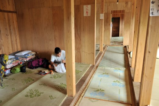 三伏峠小屋の宿舎の様子