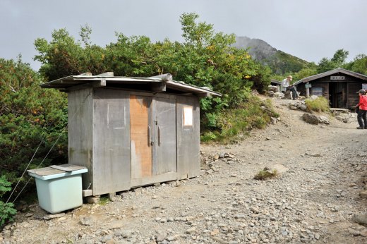 塩見小屋のトイレ