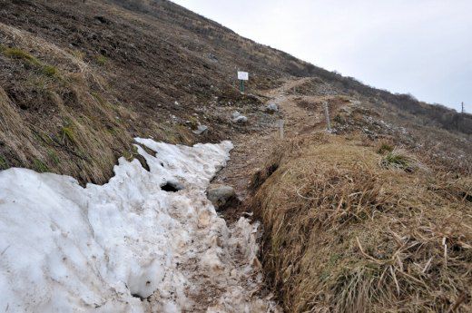 3月伊吹山の残雪