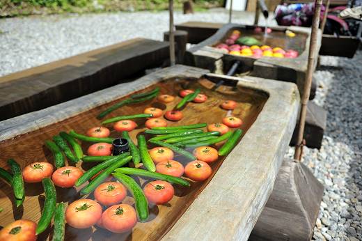 わさび平小屋のフルーツと野菜