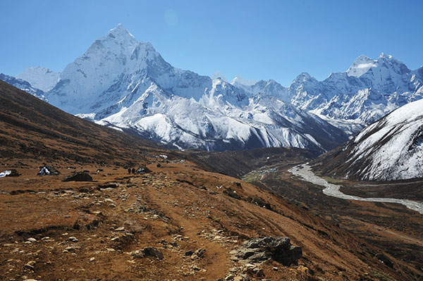 エベレストトレッキング4000m辺りの風景