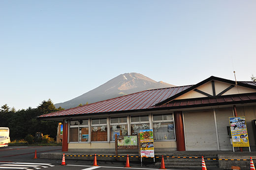 水ヶ塚駐車場のお土産屋