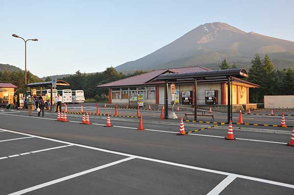 水ヶ塚駐車場のシャトルバスのバス停