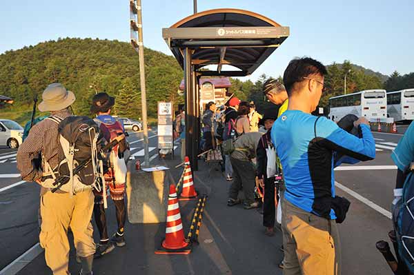 水ヶ塚駐車場のシャトルバスのバス停２