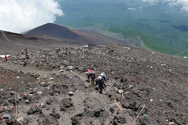 富士宮ルートから見る宝永山