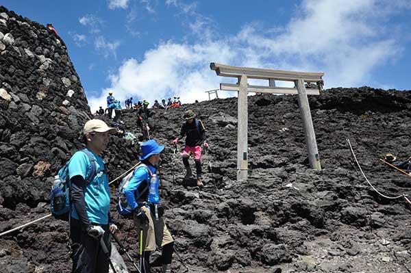 富士宮ルート山頂の鳥居