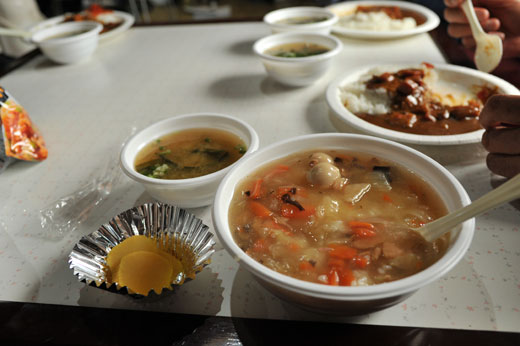 山小屋の食事のイメージ