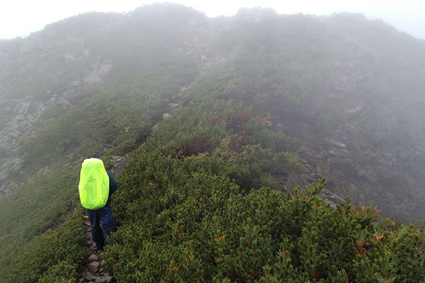 ガスで視界がない 登山