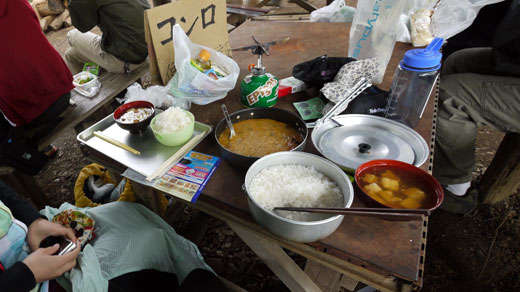 城山でランチご飯となめこ汁とマーボー春雨